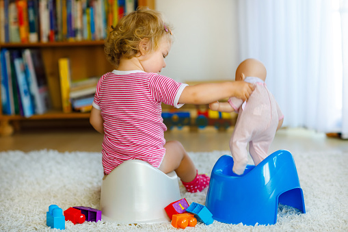 Welk speelgoed is leerzaam voor een baby van 12 maanden?
